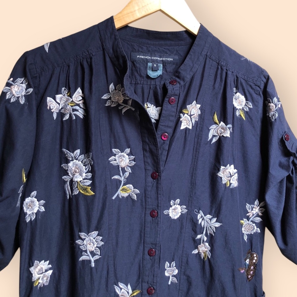 French Connection Navy Blue Floral Embroidered Button Front Blouse Top Women’s 6 - Picture 3 of 10
